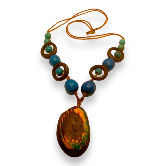 Tagua nut necklace - Picture 1 of 6